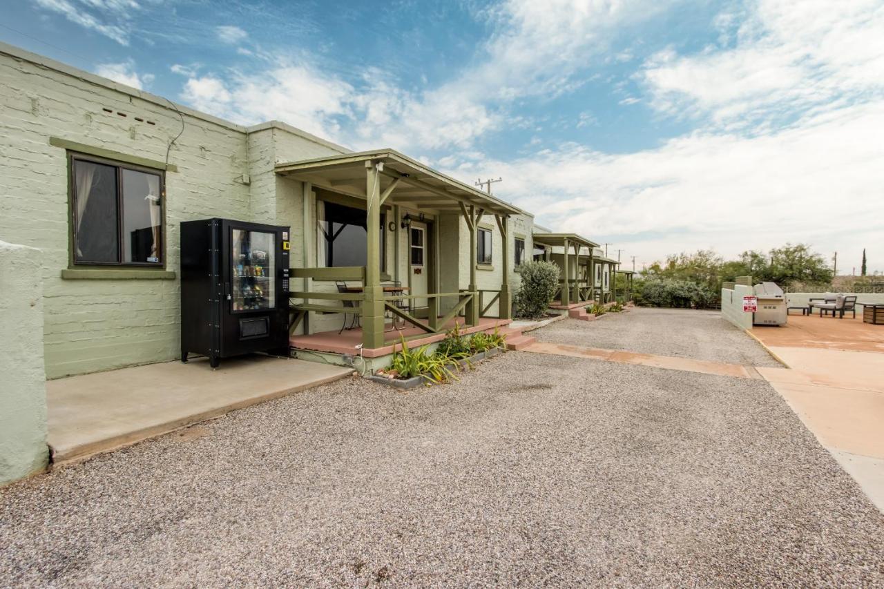 טומבסטון Sagebrush Inn מראה חיצוני תמונה The historic Desert Inn