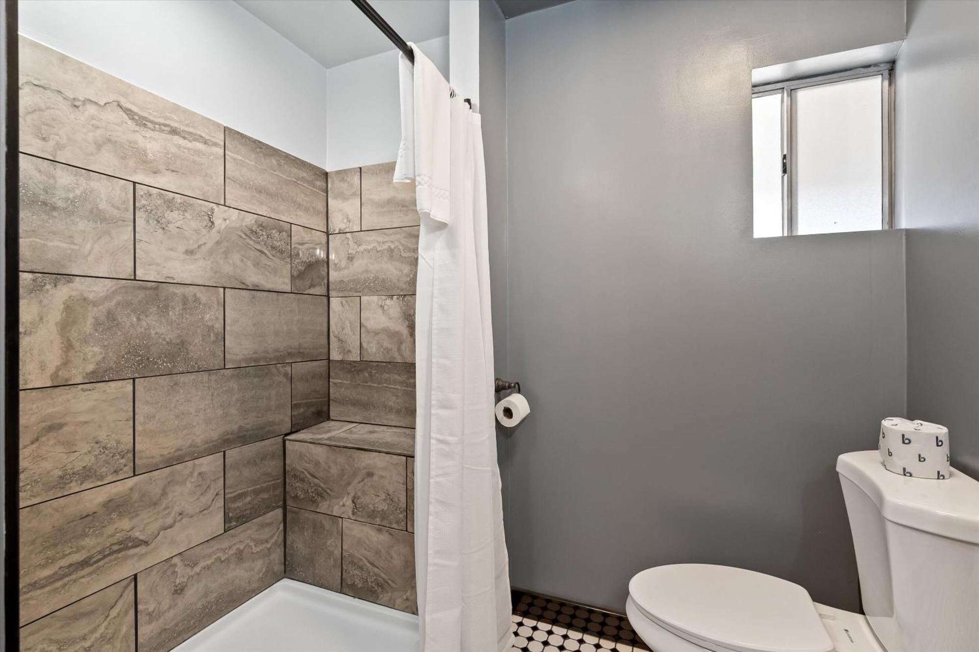 טומבסטון Sagebrush Inn חדר תמונה Bathroom